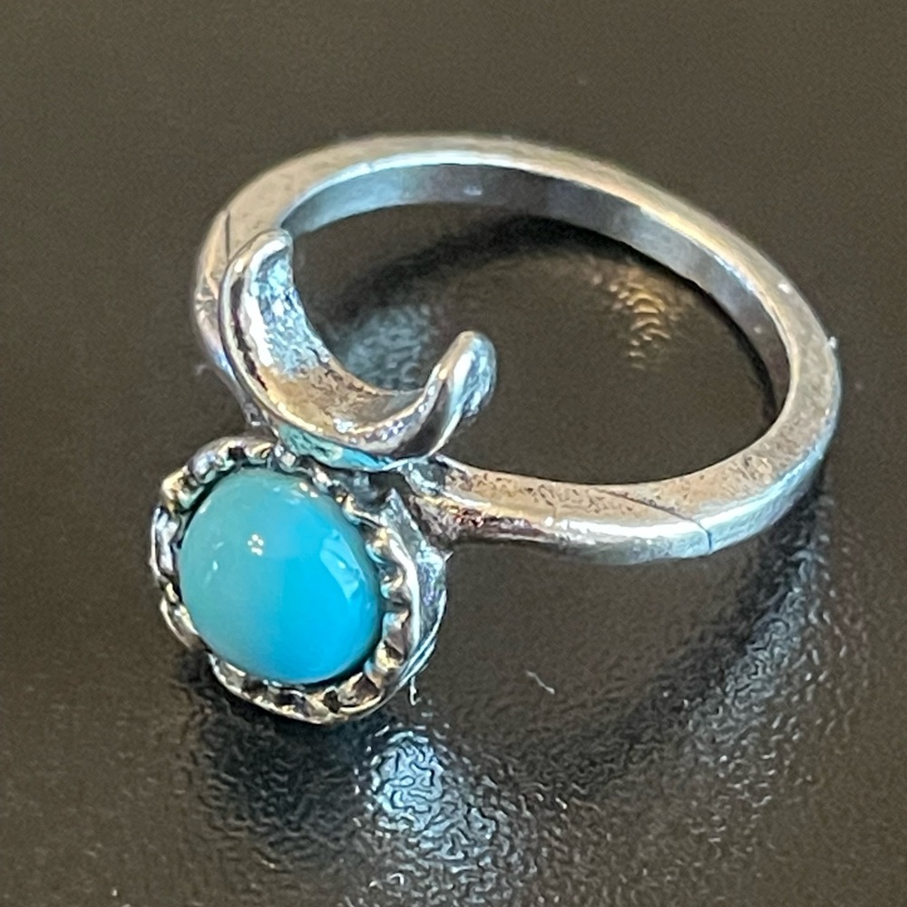 Turquoise stone moon ring size 4 - Picture 3 of 8